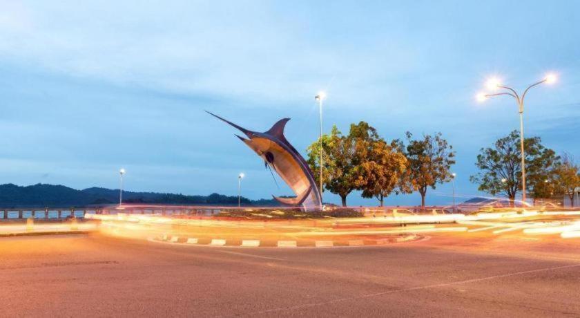 Oyo 89398 Doorbellz Hotel Kota Kinabalu Ngoại thất bức ảnh