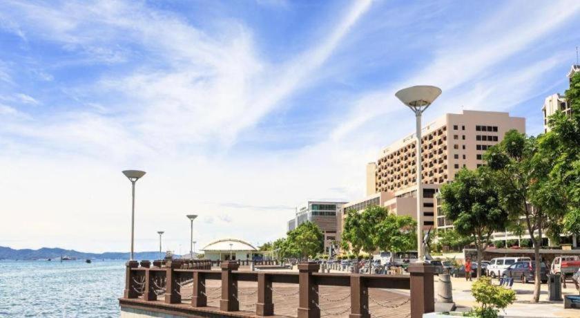 Oyo 89398 Doorbellz Hotel Kota Kinabalu Ngoại thất bức ảnh