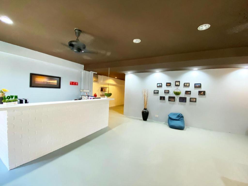 Oyo 89398 Doorbellz Hotel Kota Kinabalu Ngoại thất bức ảnh